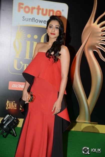 Regina-Cassandra-at-IIFA-Utsavam-2016